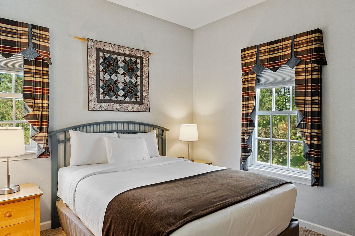 1 bedroom, premium bedding, pillow-top beds, in-room safe