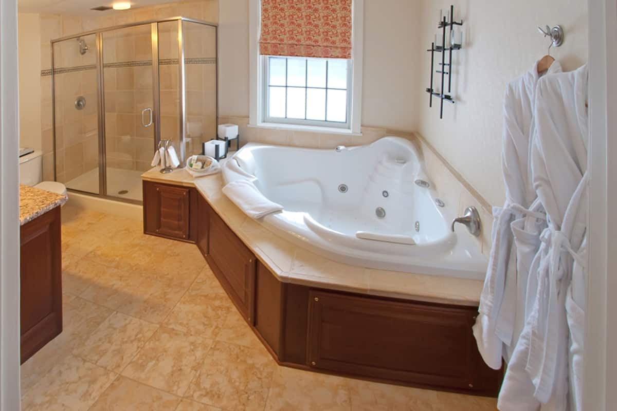 Culinary King Spa Suite | Bathroom