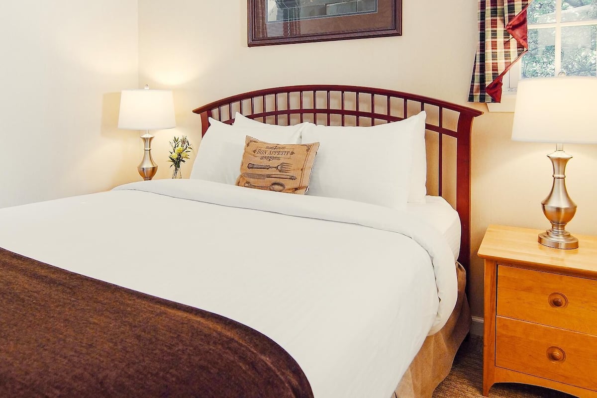 Premium bedding, pillow-top beds, in-room safe, individually decorated