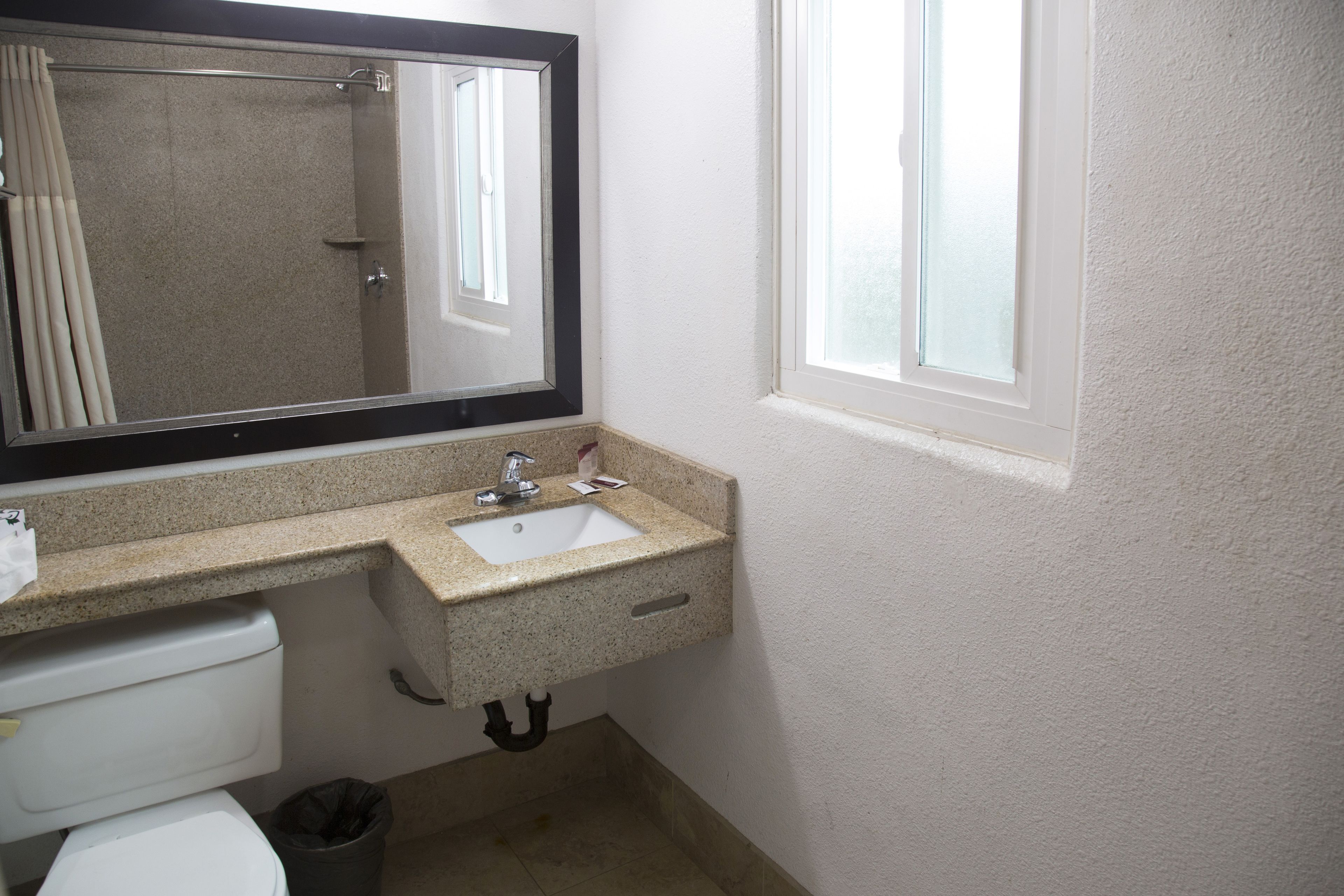 Foto - Harbor Inn & Suites