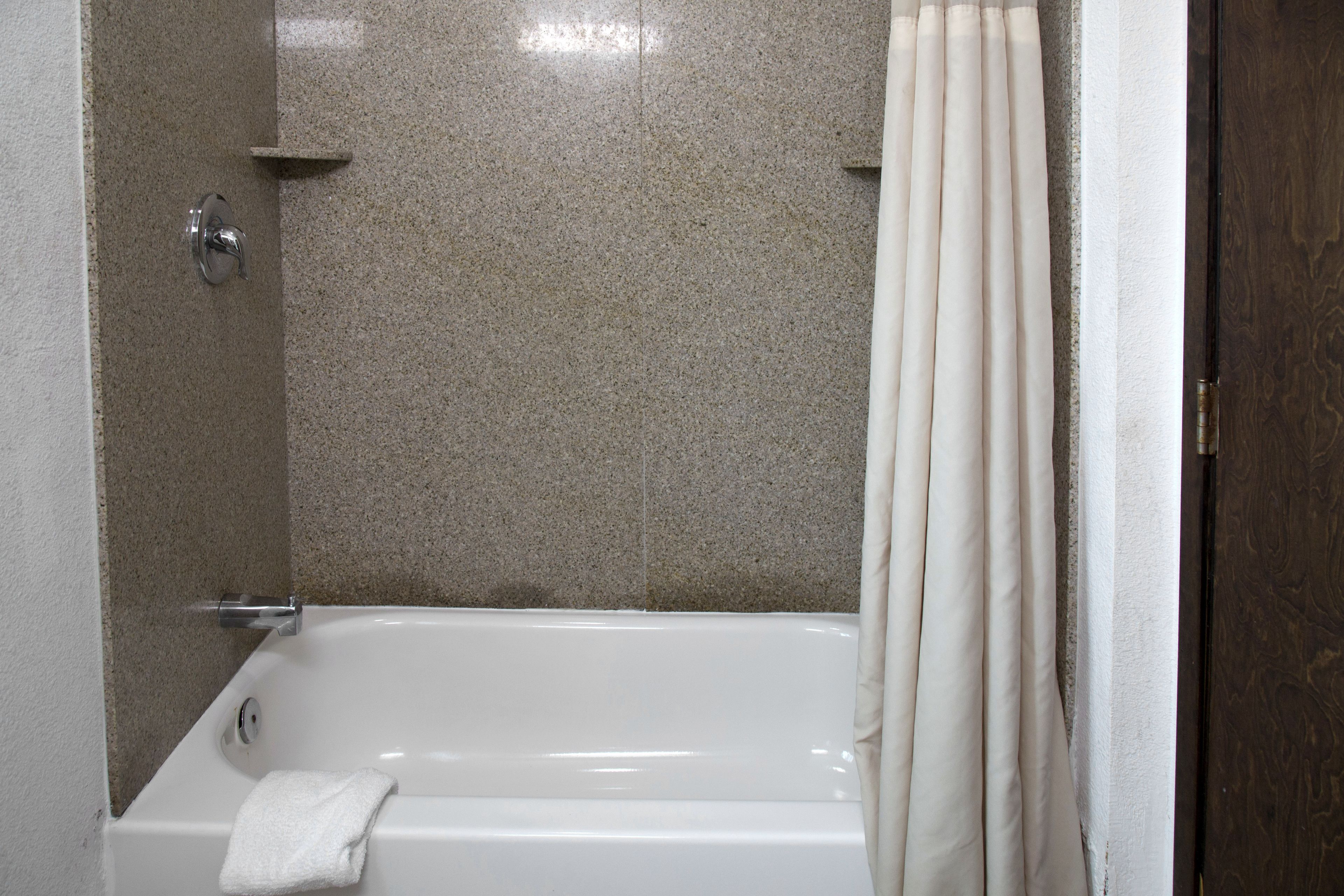 Photo - Harbor Inn & Suites Oceanside