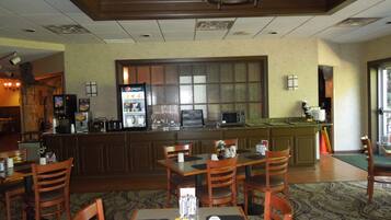 Tägliches inbegriffenes kontinentales Frühstück