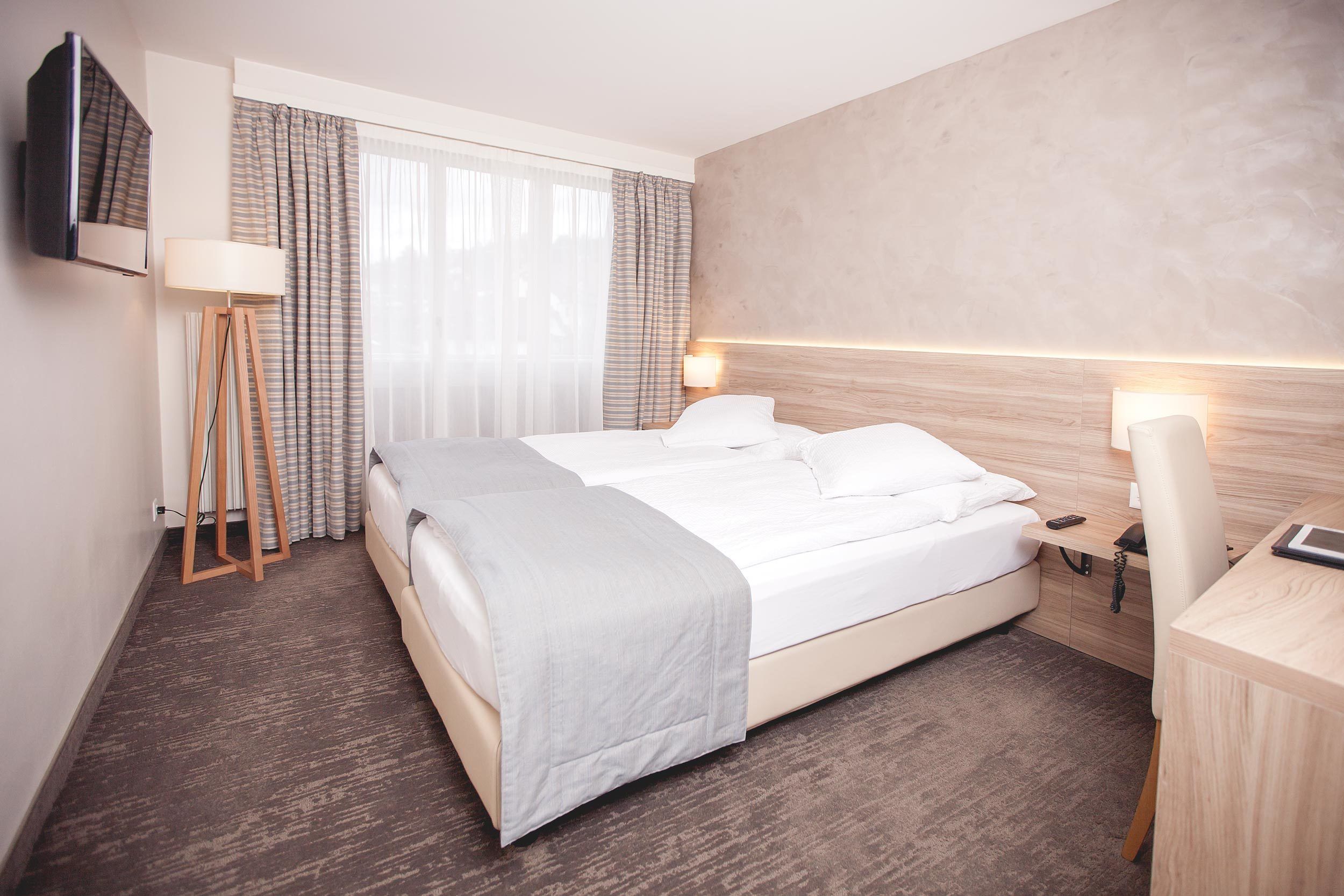 classic twin room | 1 bedroom, desk, free wifi, bed sheets