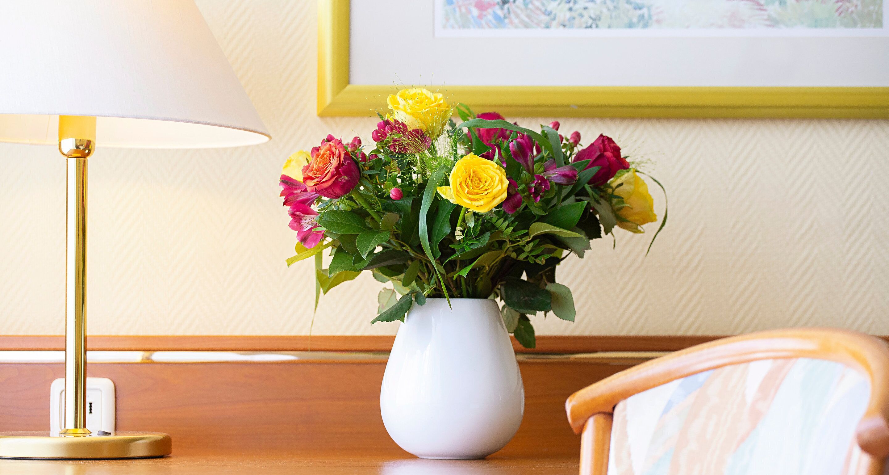 standard double room | living room | tv