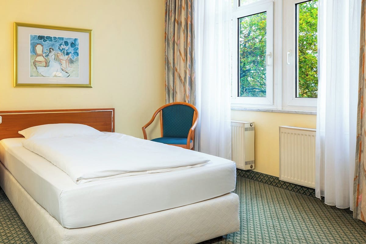 Standard Single Room | Hypo-allergenic bedding, desk, free WiFi, bed sheets