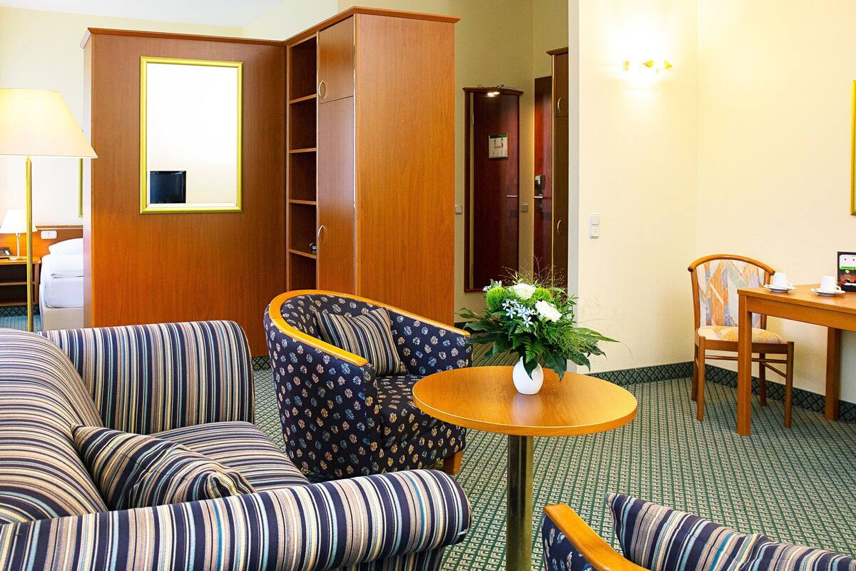 studio | living area | tv