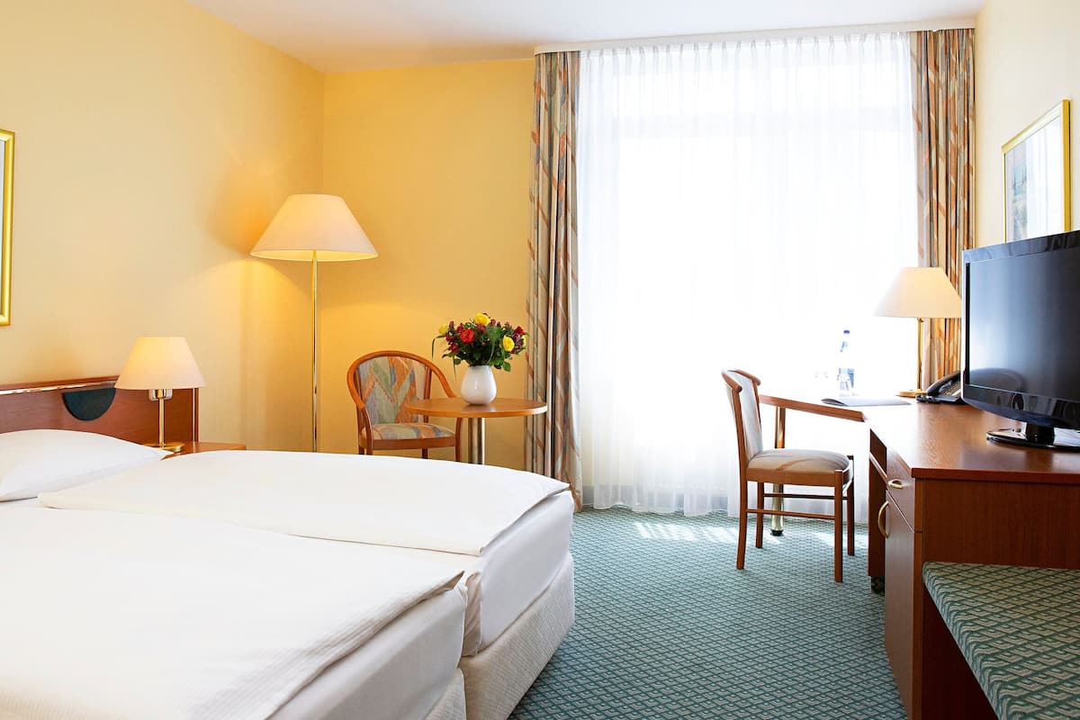 Standard Double Room | Hypo-allergenic bedding, minibar, desk, free WiFi