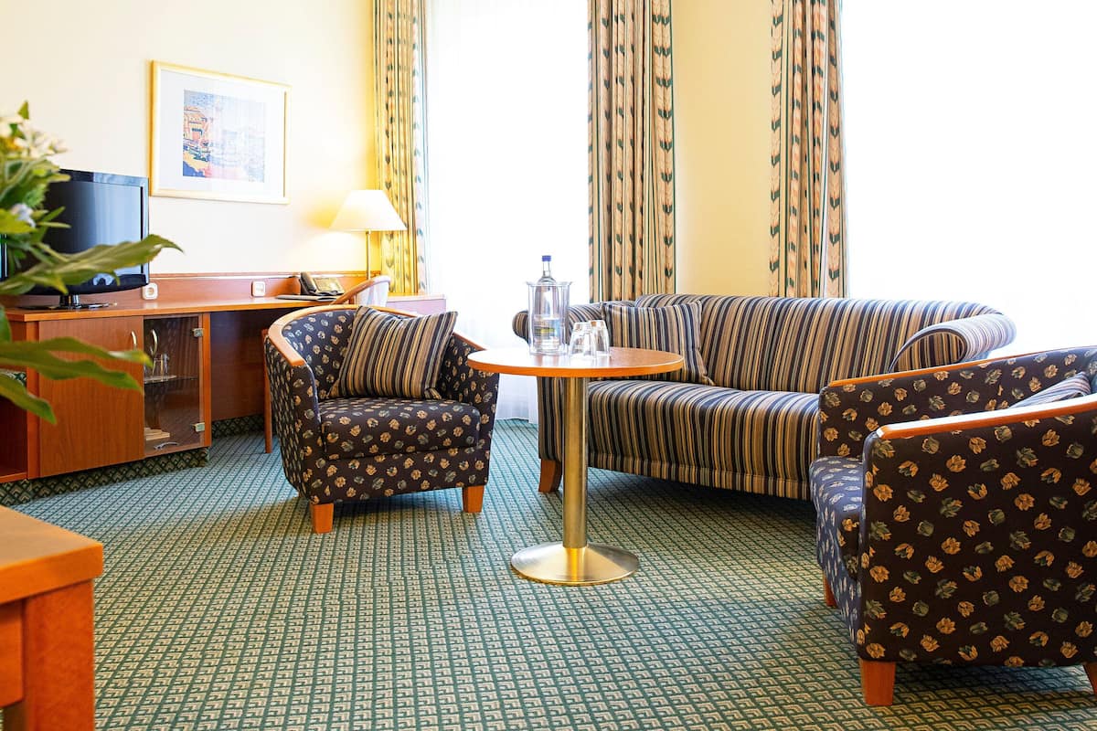 studio | living area | tv