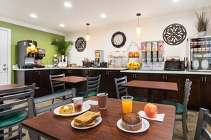 Free daily continental breakfast