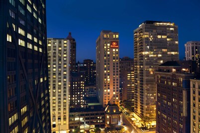 Hilton Chicago/Magnificent Mile Suites