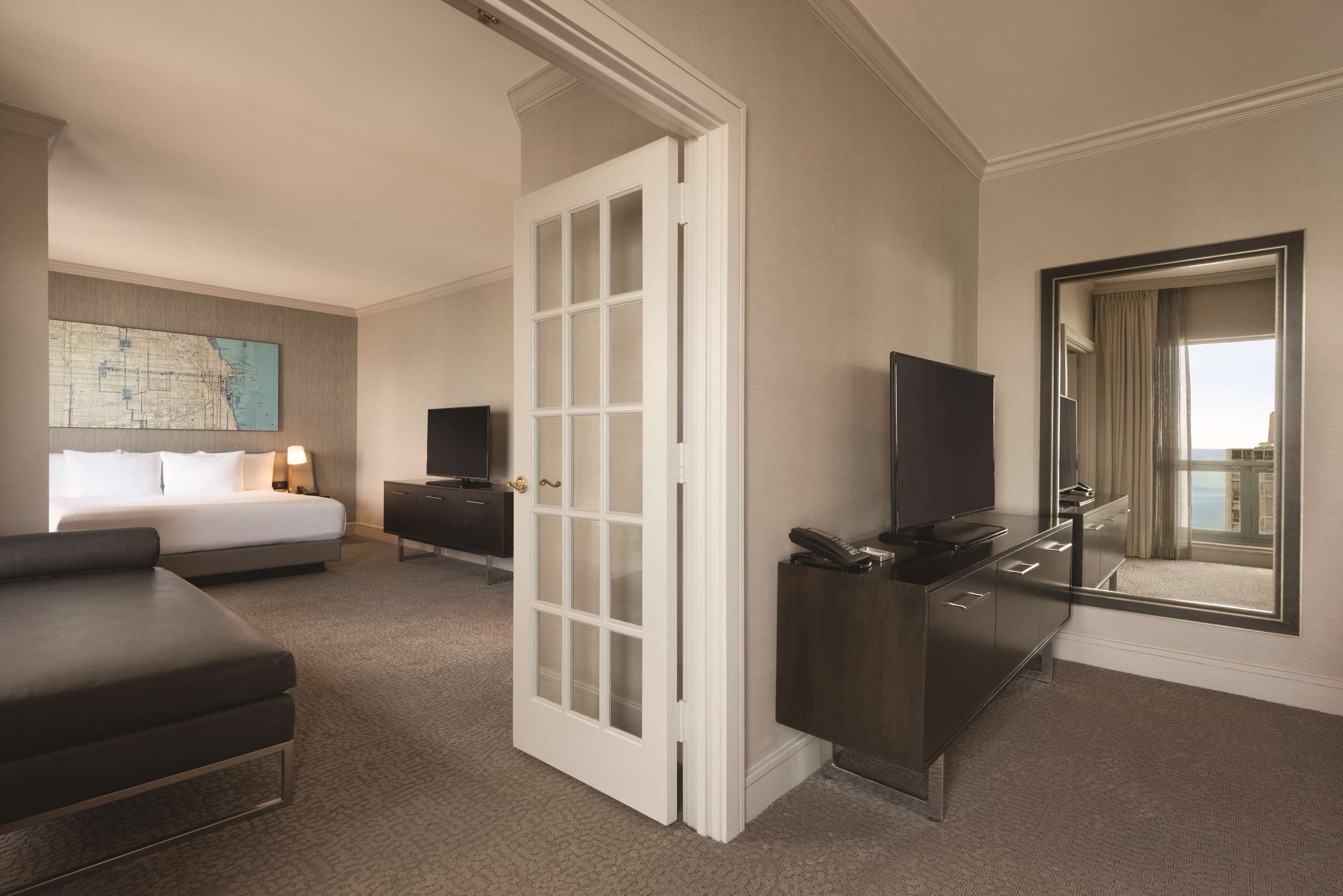 presidential suite, 1 king bed, non smoking | egyptian cotton sheets, premium bedding, pillow-top beds, in-room safe