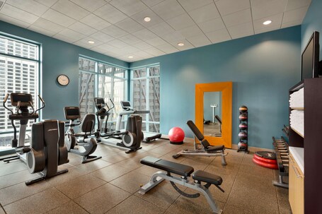 Hilton Chicago Magnificent Mile Suites - Image 40