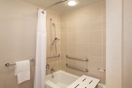 Hilton Chicago Magnificent Mile Suites - Image 55