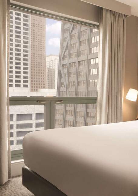 Hilton Chicago Magnificent Mile Suites - Image 53