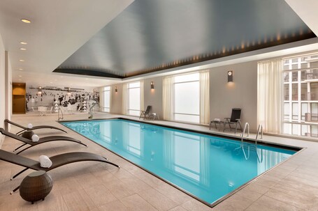 Hilton Chicago Magnificent Mile Suites - Image 2