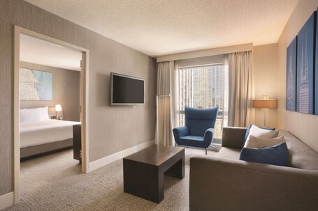 Hilton Chicago Magnificent Mile Suites - Image 32