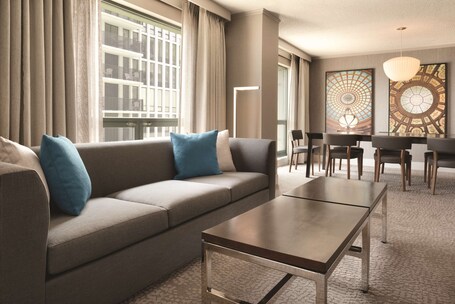 Hilton Chicago Magnificent Mile Suites - Image 31