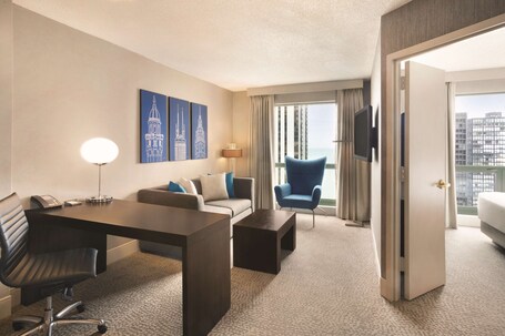 Hilton Chicago Magnificent Mile Suites - Image 38