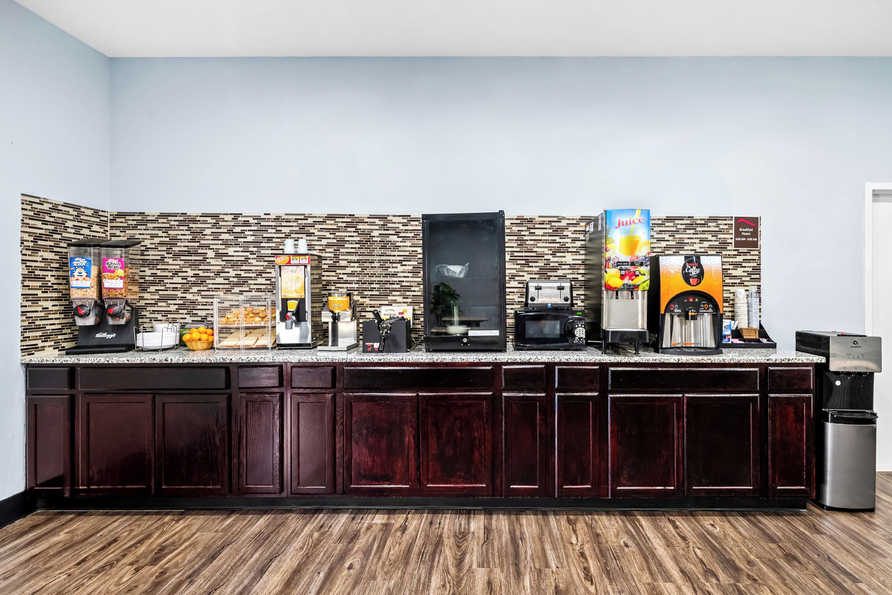 Free daily continental breakfast