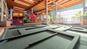 Área de juegos infantiles techada