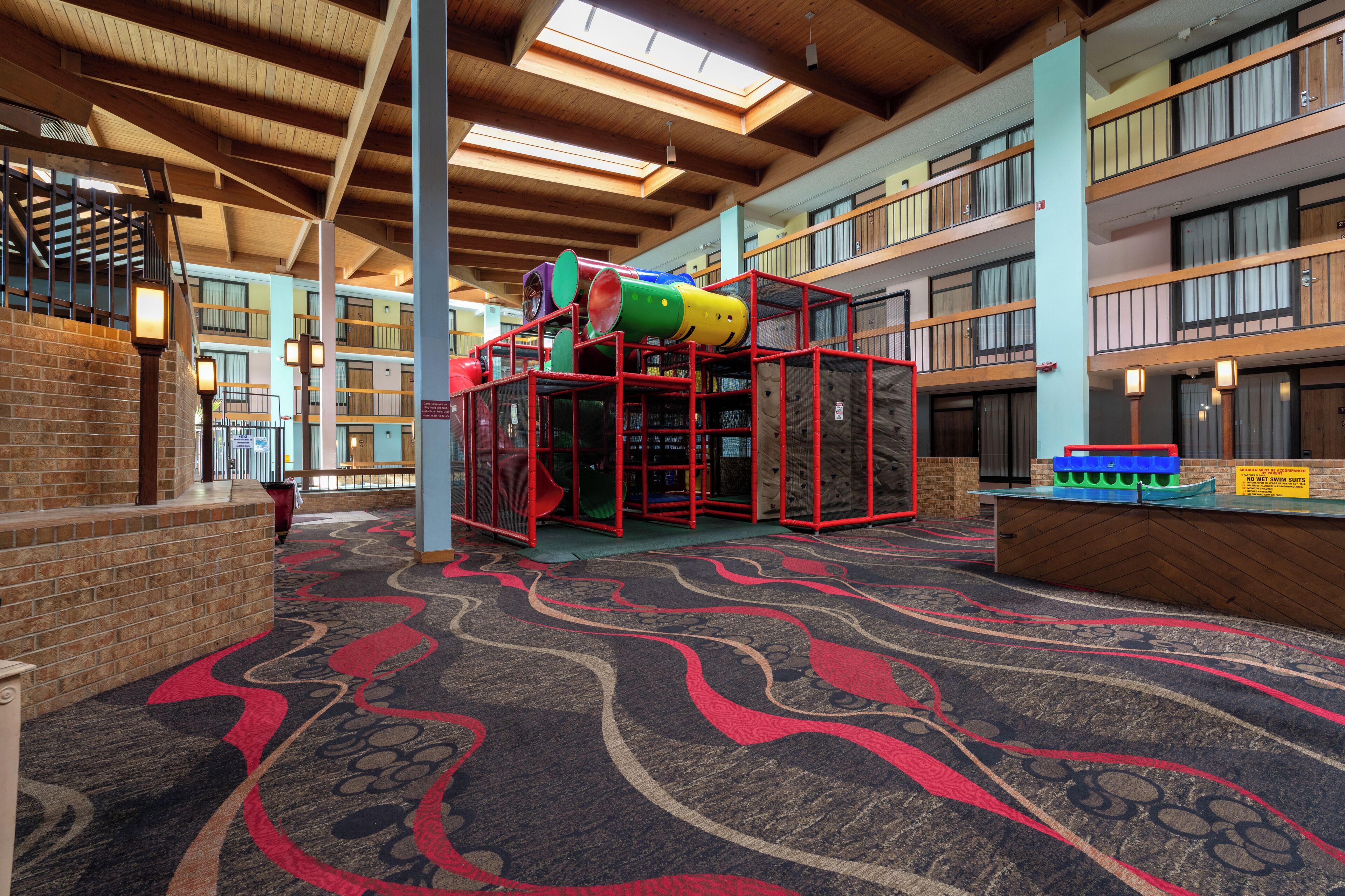 Zona de juegos infantil cubierta