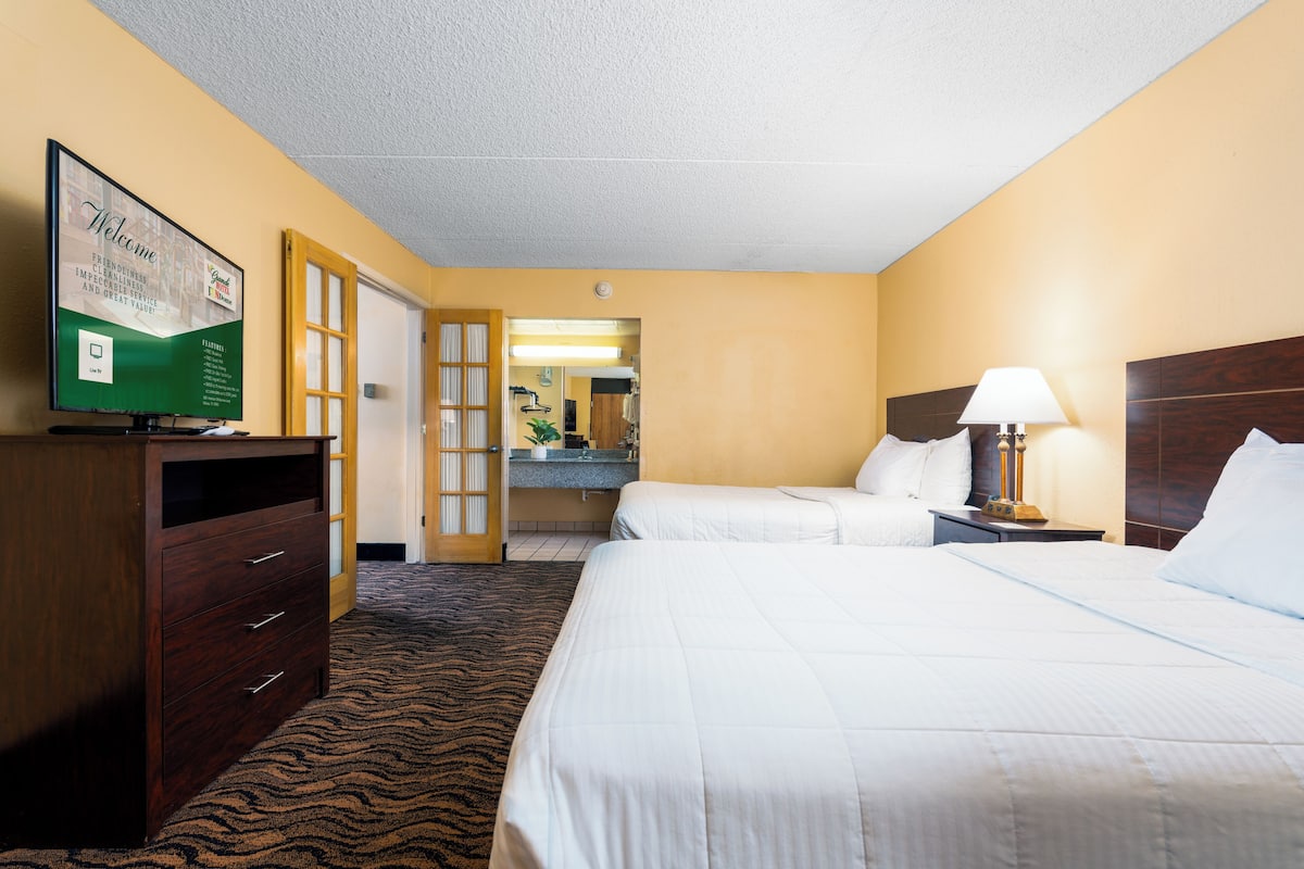 Parlor Suite Double Beds (FULL SIZE) | Pillowtop beds, desk, blackout drapes, iron/ironing board