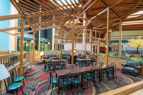 Sala de estar en el lobby. MCM Grande Hotel FunDome Odessa