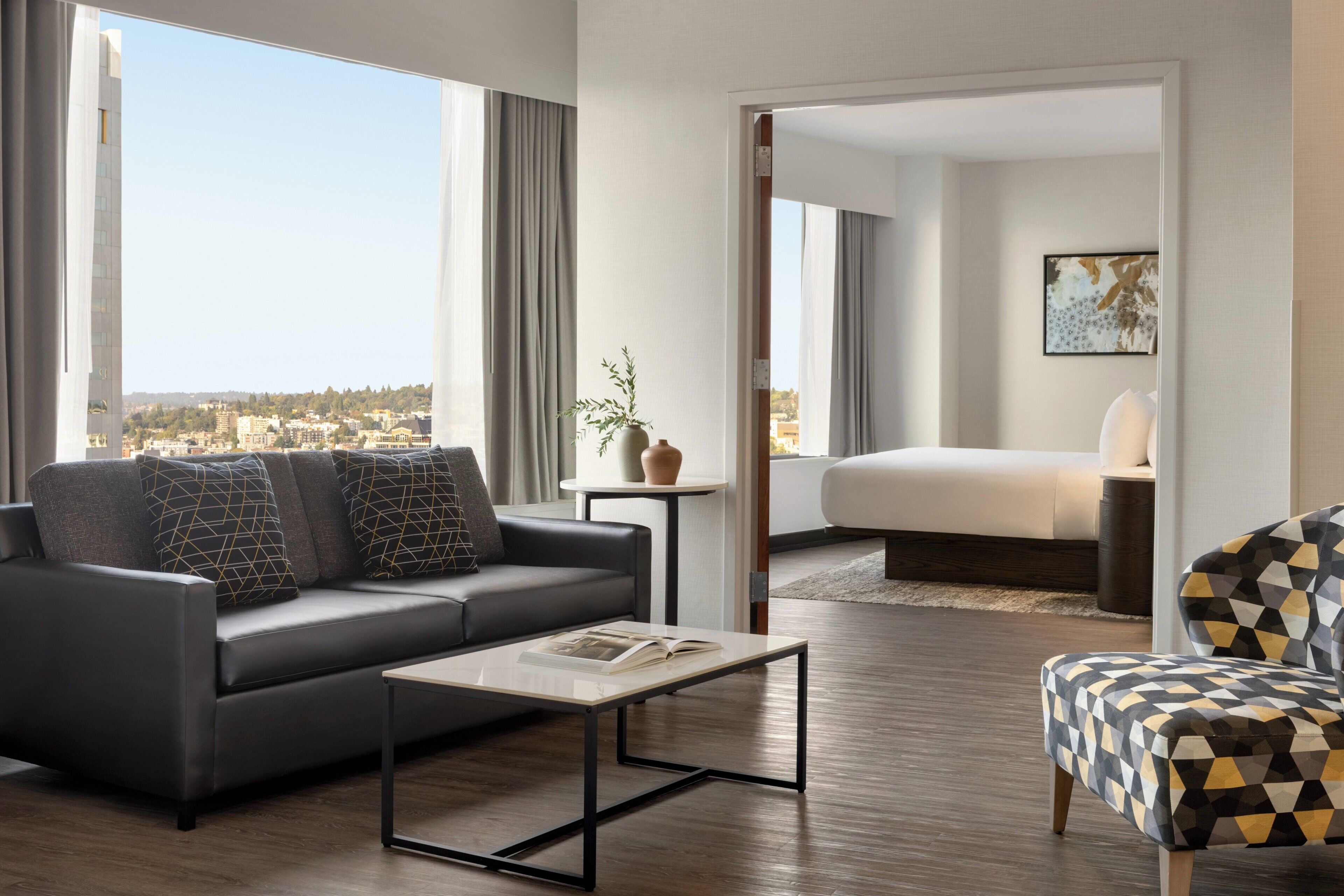 低過敏寢具、客房內保險箱、書桌、筆電工作空間