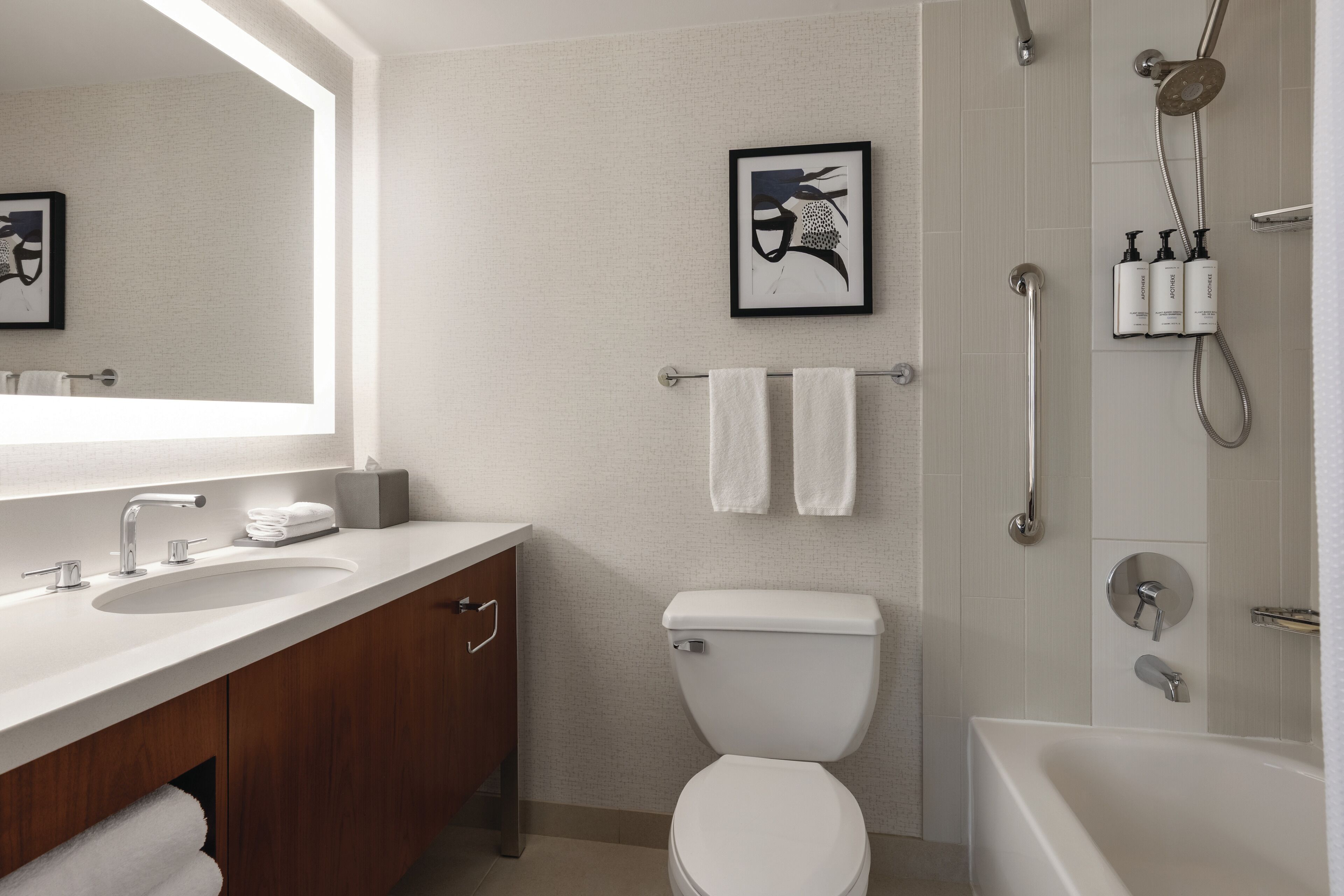 Foto - Crowne Plaza Seattle Newly Renovated with No Resort Fee