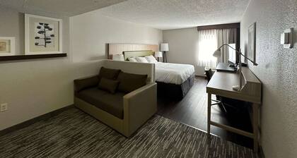 Rodeway Inn & Suites