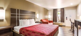 Econo Lodge Inn & Suites Murfreesboro Shopping District