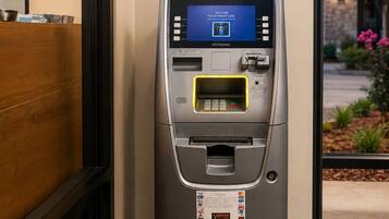 ATM/layanan bank di properti