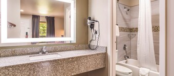 Econo Lodge Inn & Suites Murfreesboro Shopping District