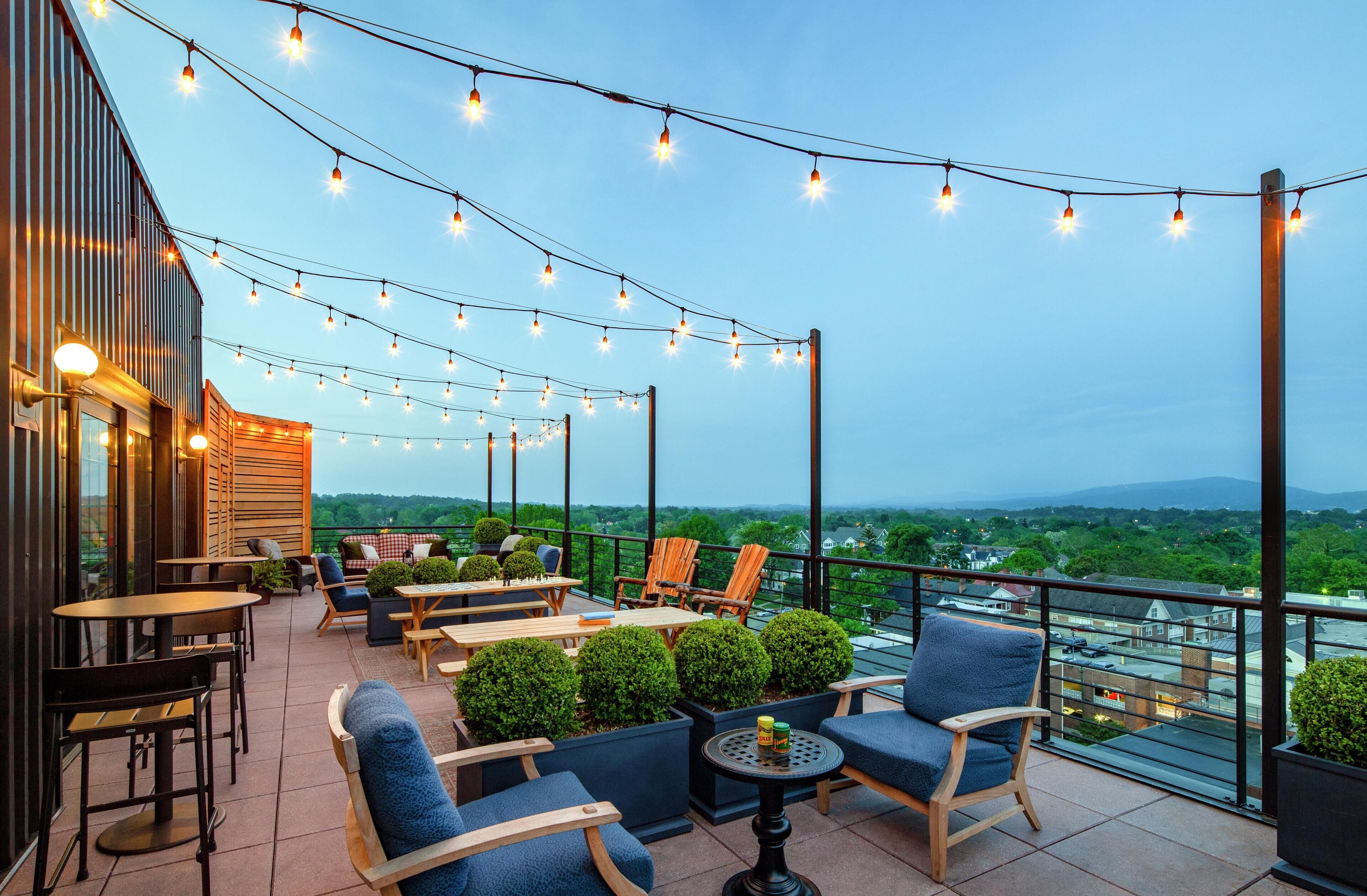 تقديم العشاء