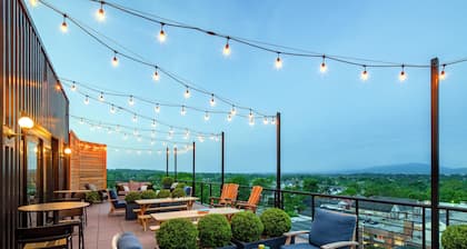 Graduate by Hilton Charlottesville