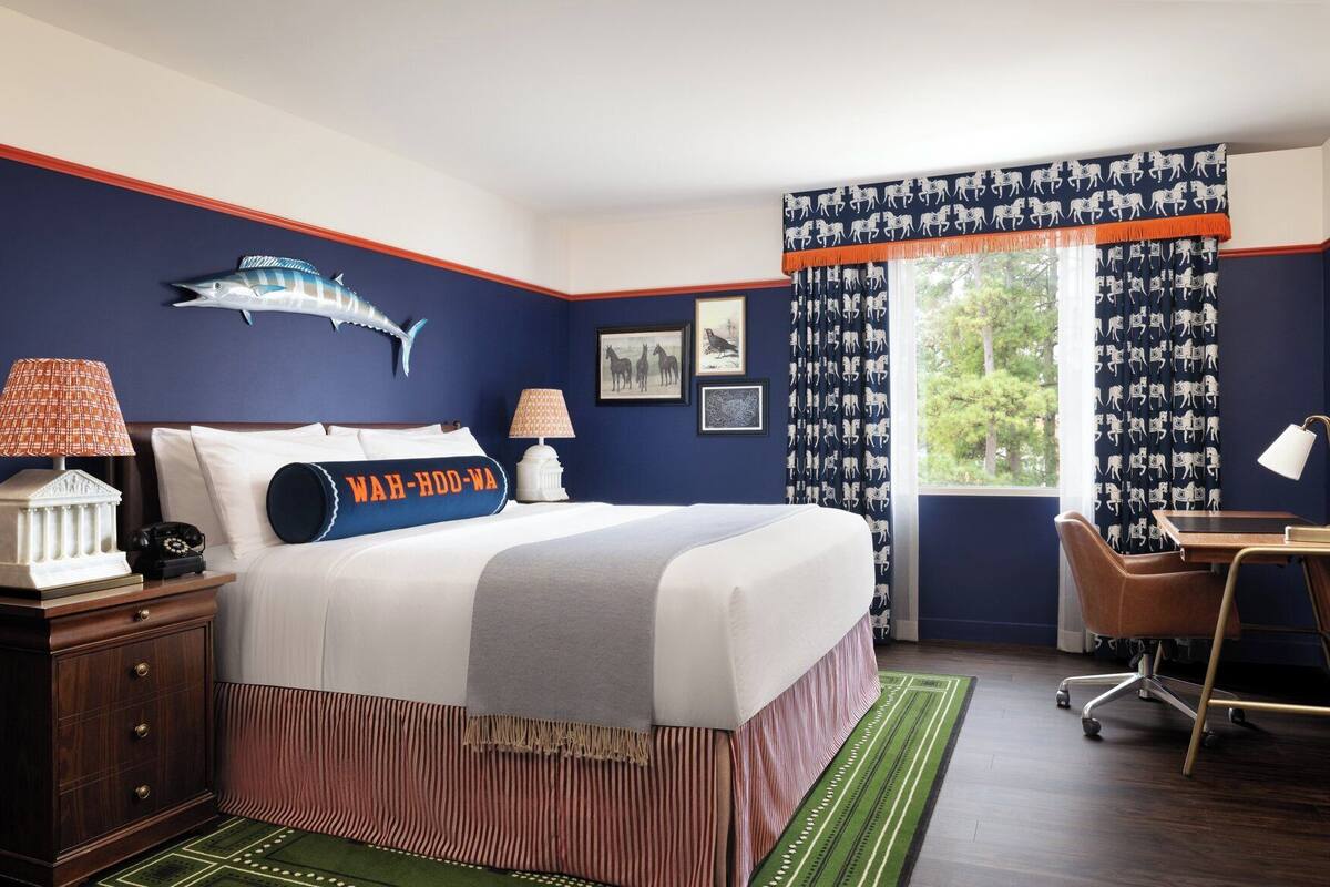 In-room safe, desk, laptop workspace, blackout curtains