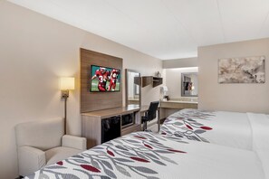 In-room safe, desk, blackout curtains, iron/ironing board - Red Roof Inn Parsippany (Parsippany)