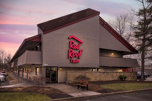Unclassified image, 2 of 34, button - Red Roof Inn Parsippany (Parsippany)