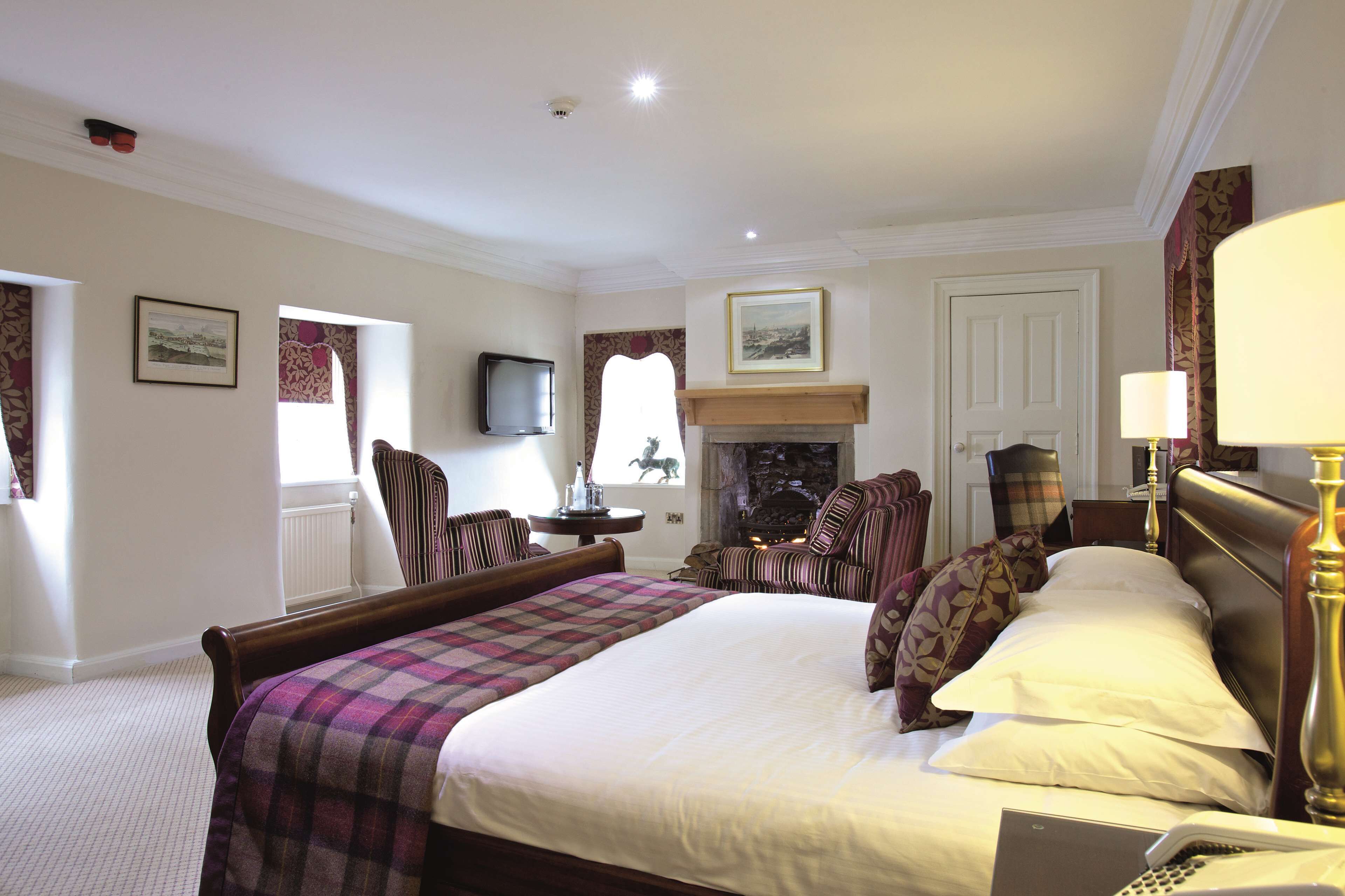 Photo - Macdonald Houstoun House