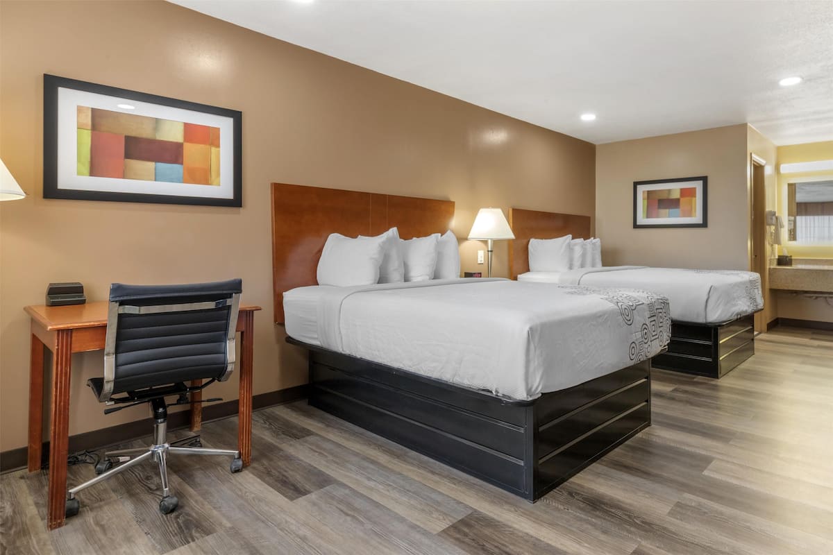Standard Room, 2 Queen Beds, Non Smoking, Refrigerator & Microwave (Dining Table)