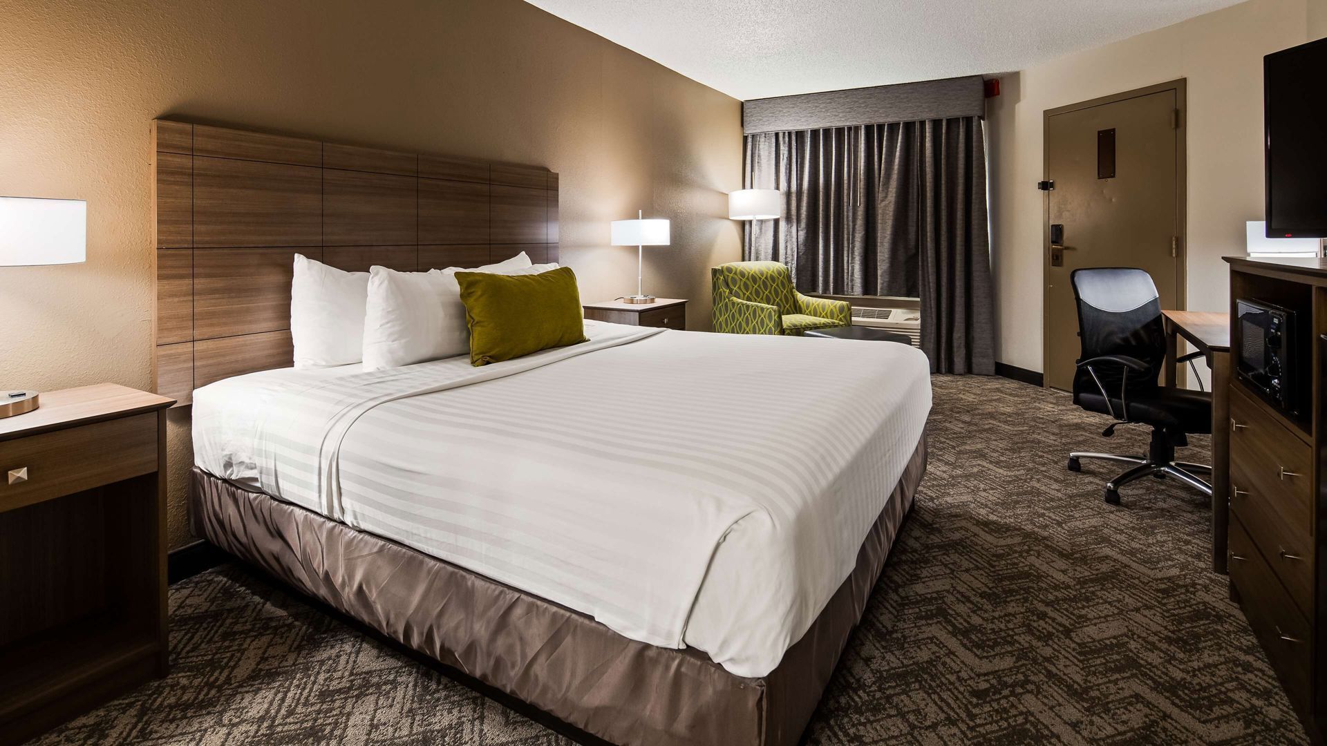 In-room safe, desk, laptop workspace, iron/ironing board