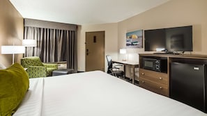 In-room safe, desk, laptop workspace, iron/ironing board