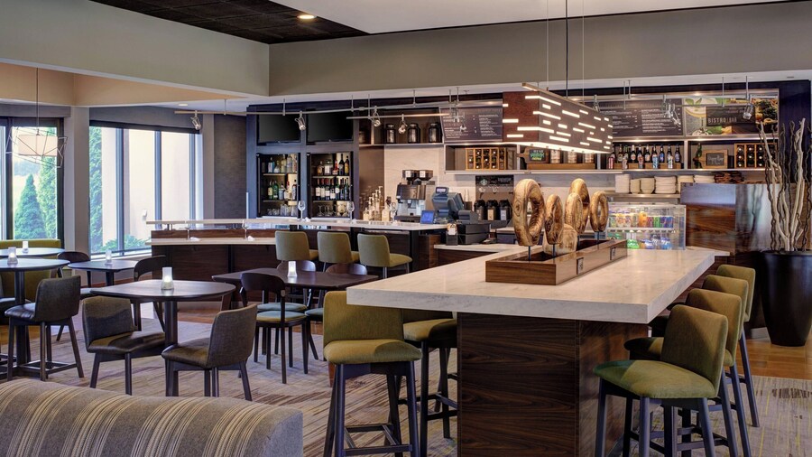 Courtyard by Marriott Detroit Dearborn