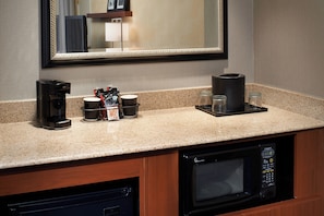 Fridge, coffee/tea maker