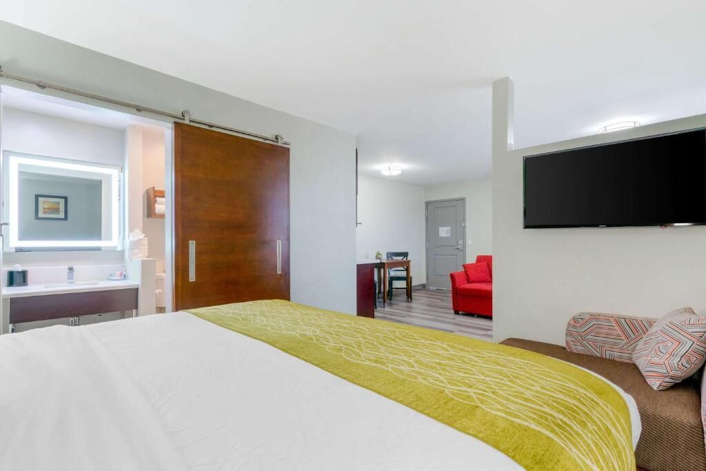 In-room safe, desk, iron/ironing board, free WiFi