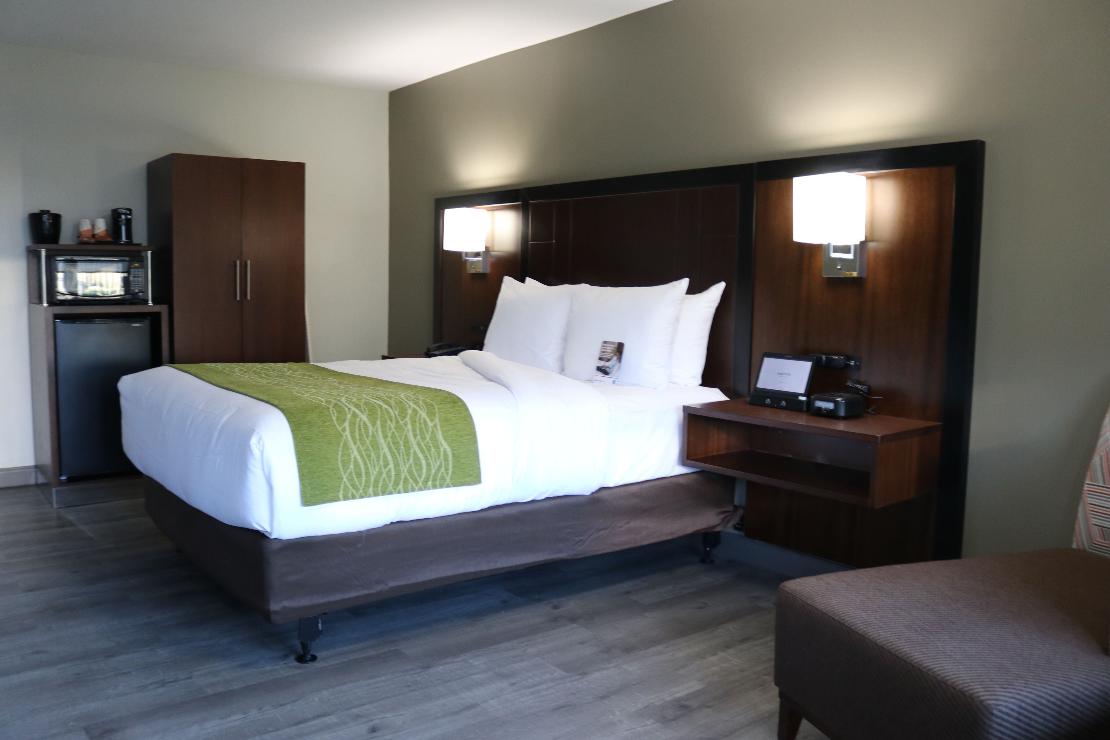 客房, 1 張加大雙人床, 無障礙, 非吸煙房 | 客房內保險箱、書桌、熨斗/  熨衣板、折疊床/加床