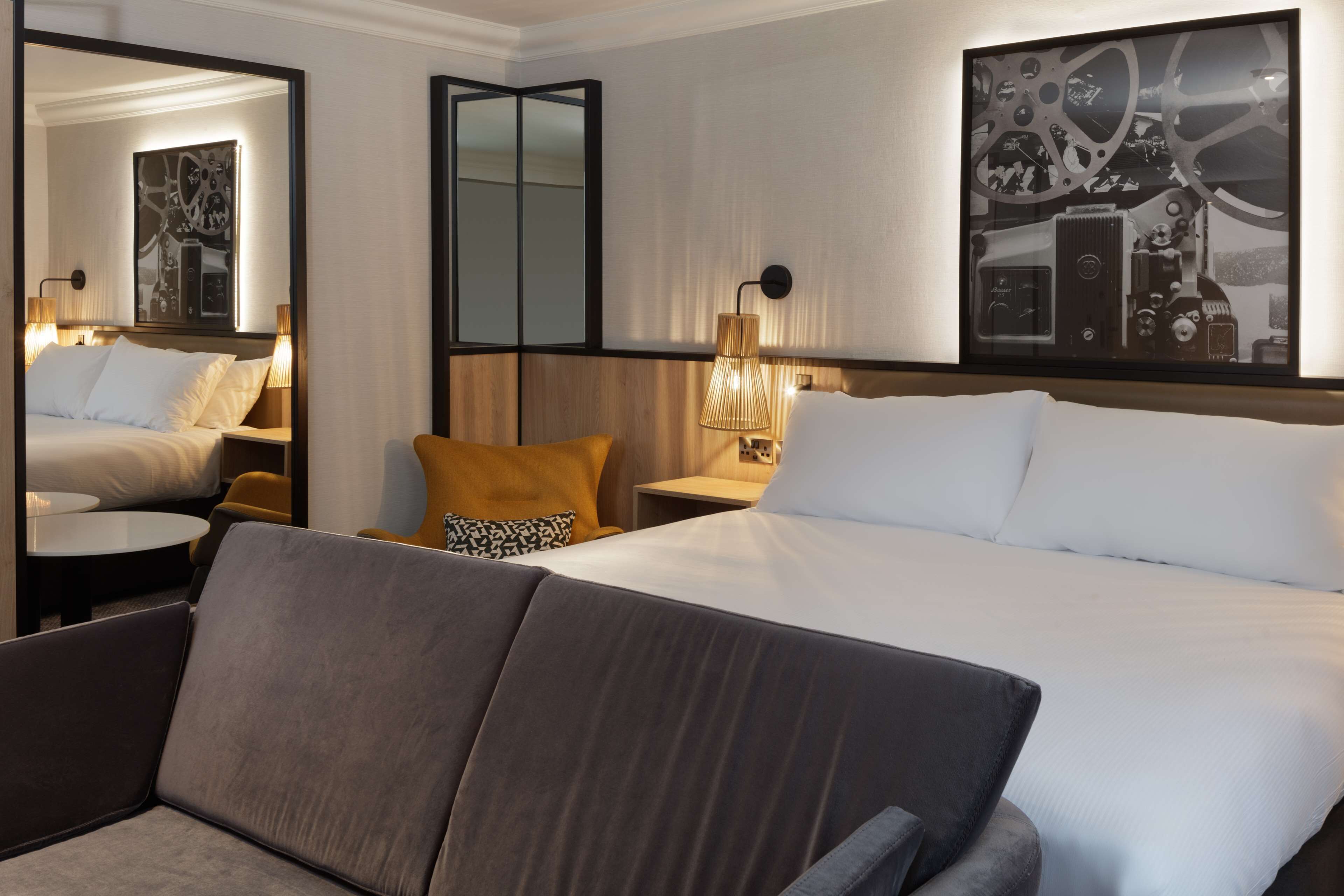 Deluxe Room, 1 King Bed | 1 bedroom, in-room safe, desk, iron/ironing board
