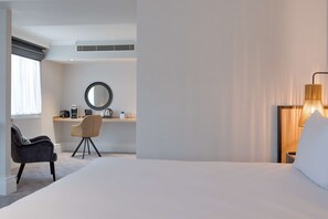 Junior Suite, 1 King Bed