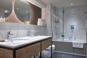 Junior Suite, 1 King Bed | Bathroom