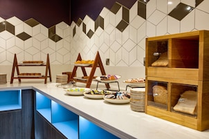 Daily buffet breakfast for a fee